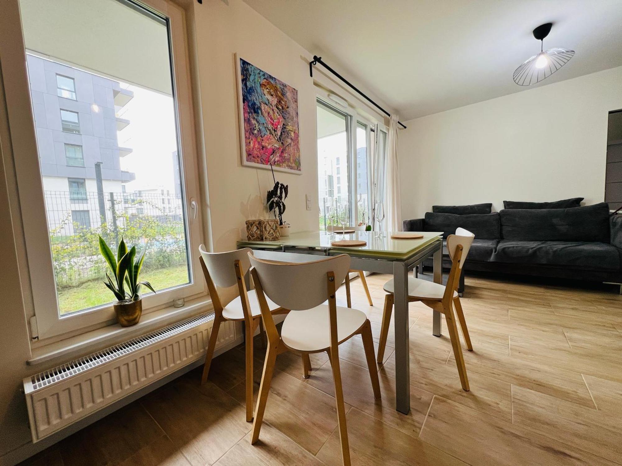 Bythesea Apartment *
