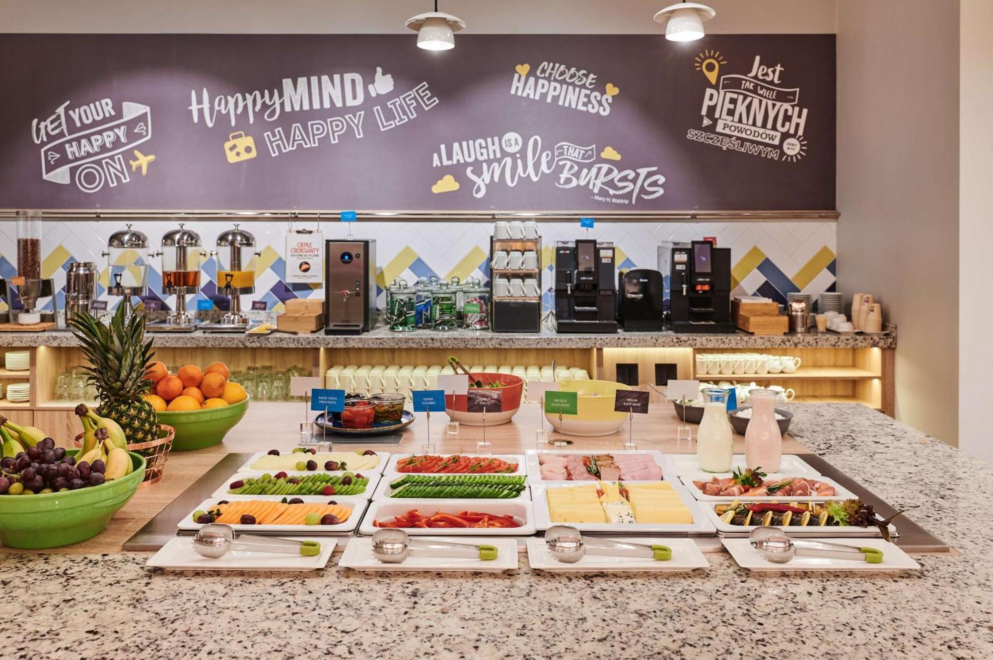 Hampton By Hilton Airport Hotell 3*