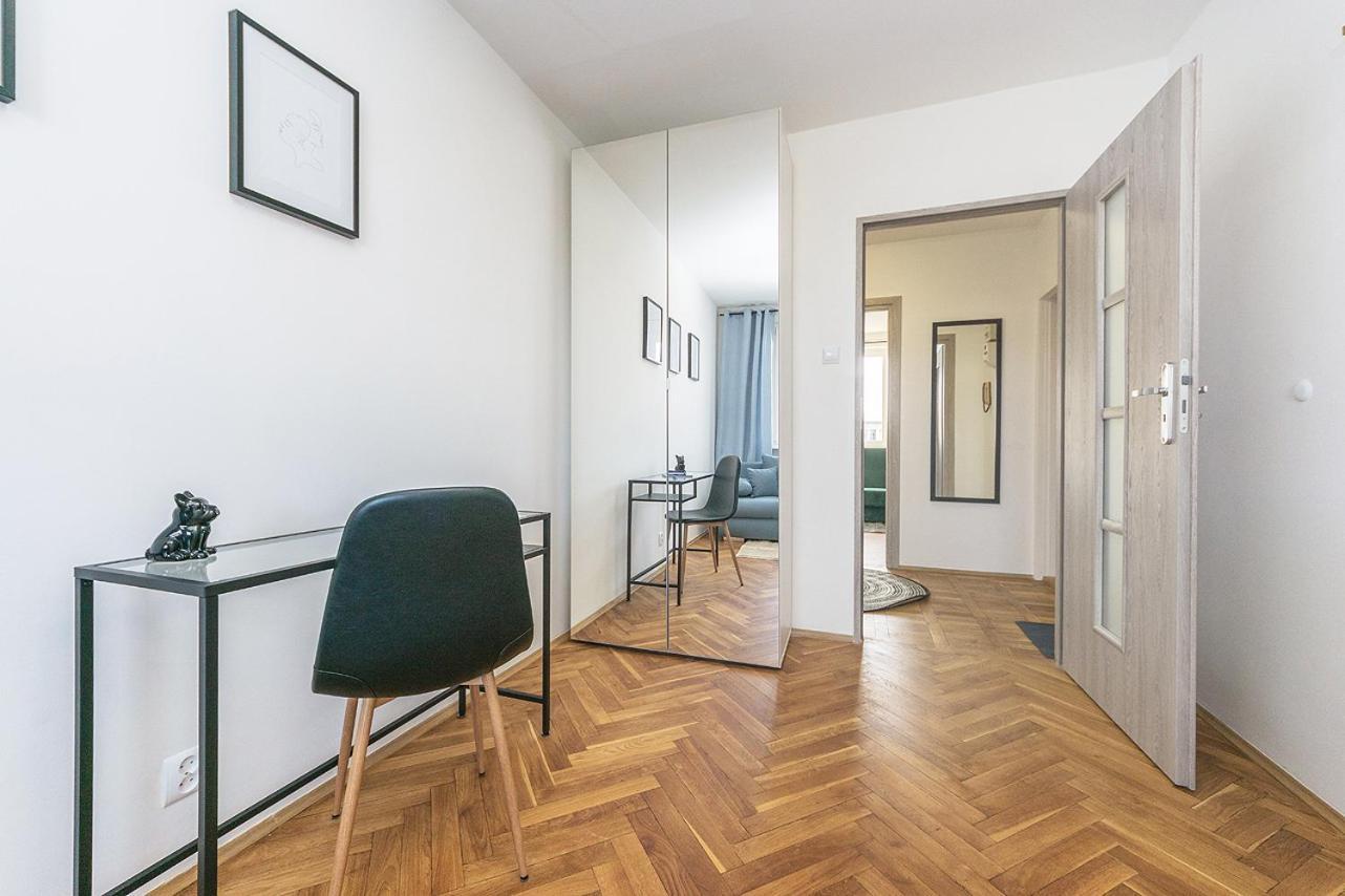 Huoneisto Glow Apartments, Kolobrzeska *