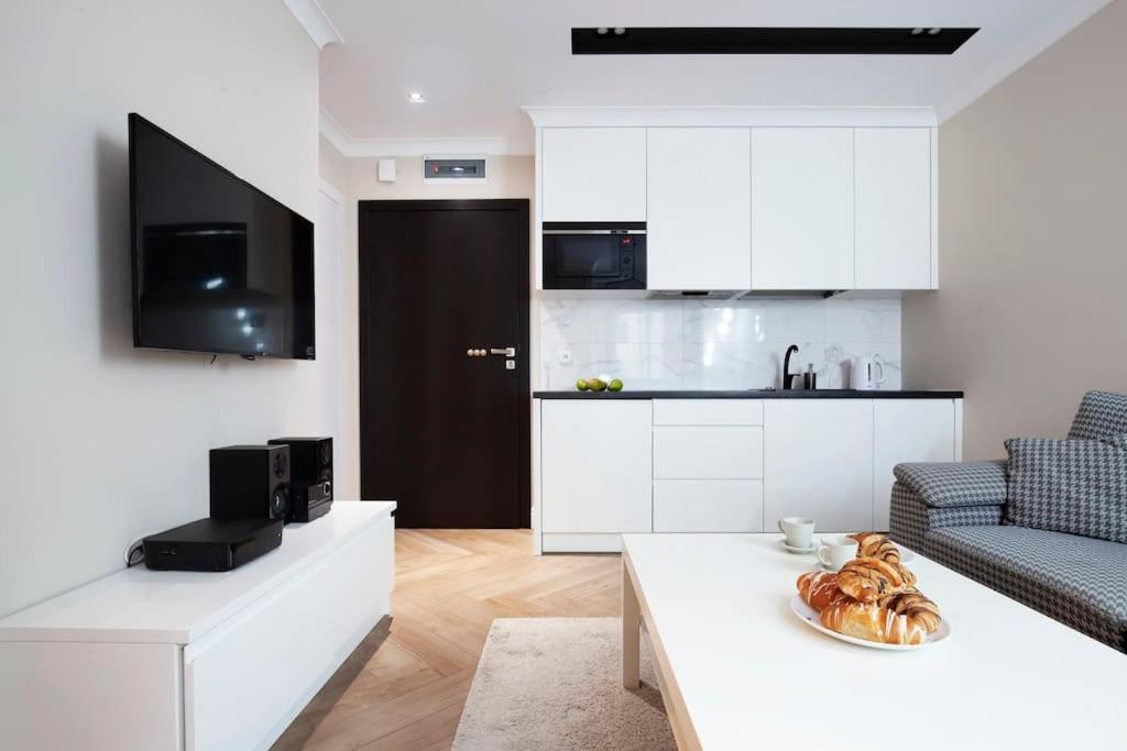 Apartment Tartaczna Glam