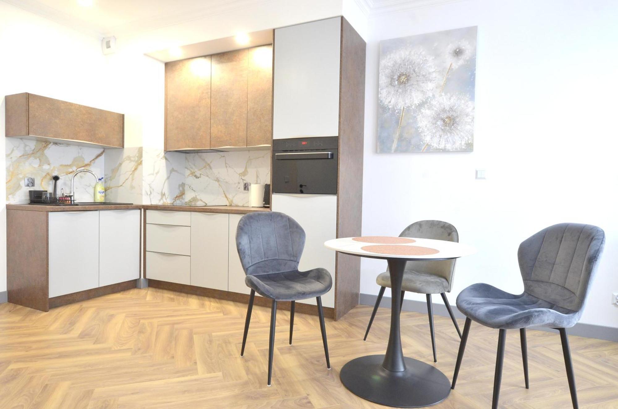Apartment Private Parking, Secure Building - Old Town & Main Station Gdansk
