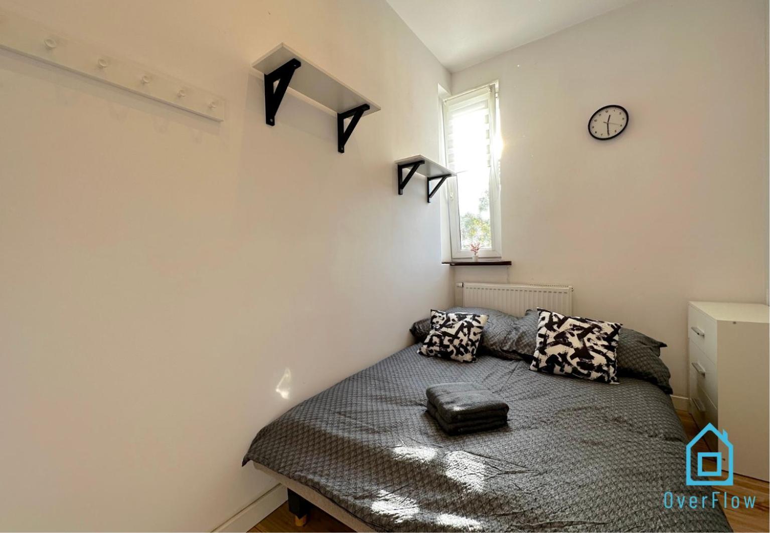 Kotimajoitukset August - Peaceful Retreat, 10 Minutes To Old Town & Seaside