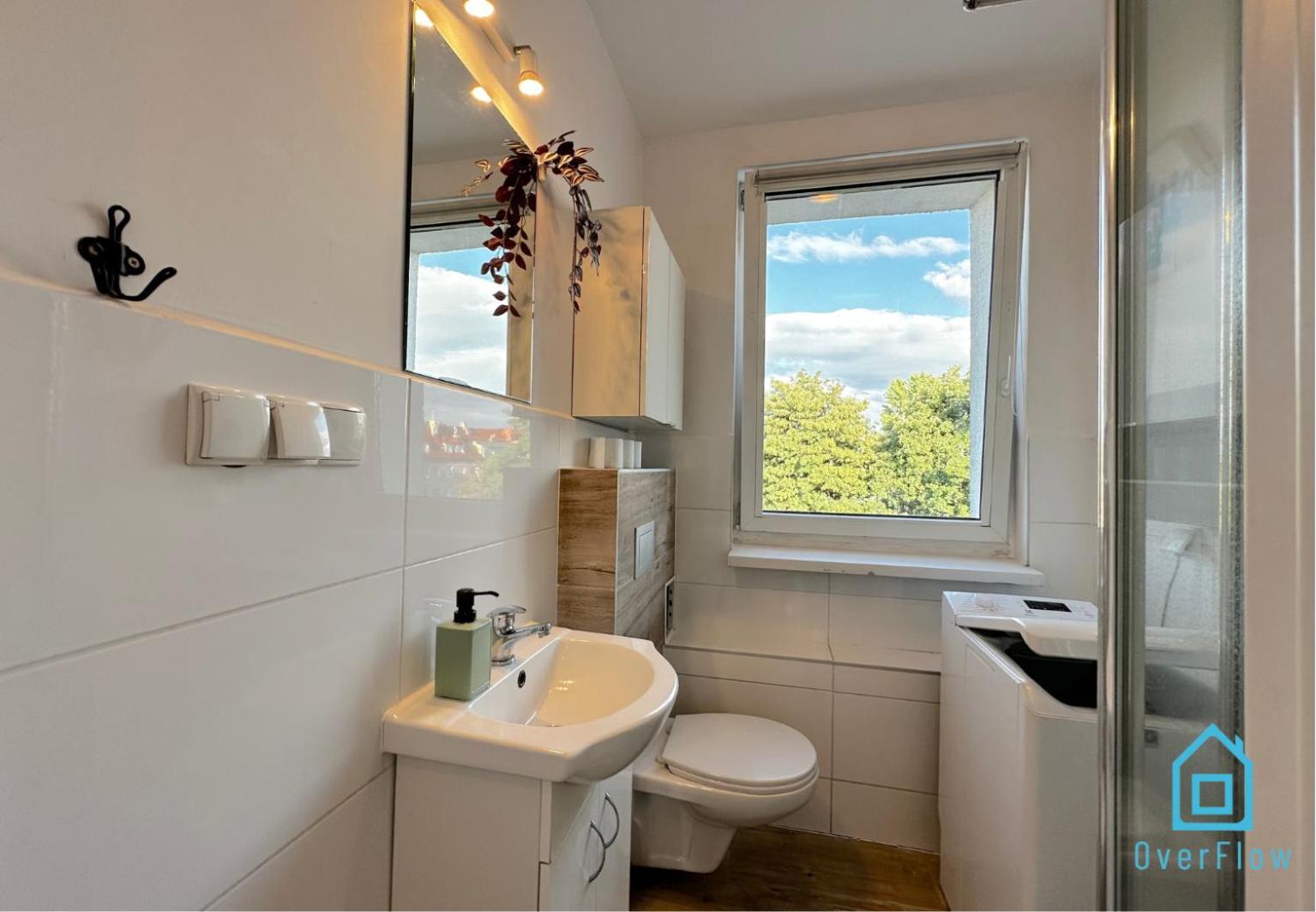 Lambert - Peaceful Retreat, 10 Minutes To Old Town & Seaside Homestay *