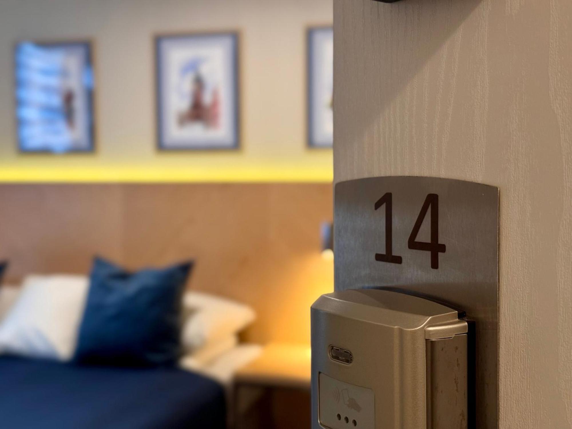 B12 By Marina - Old Town Aparthotel