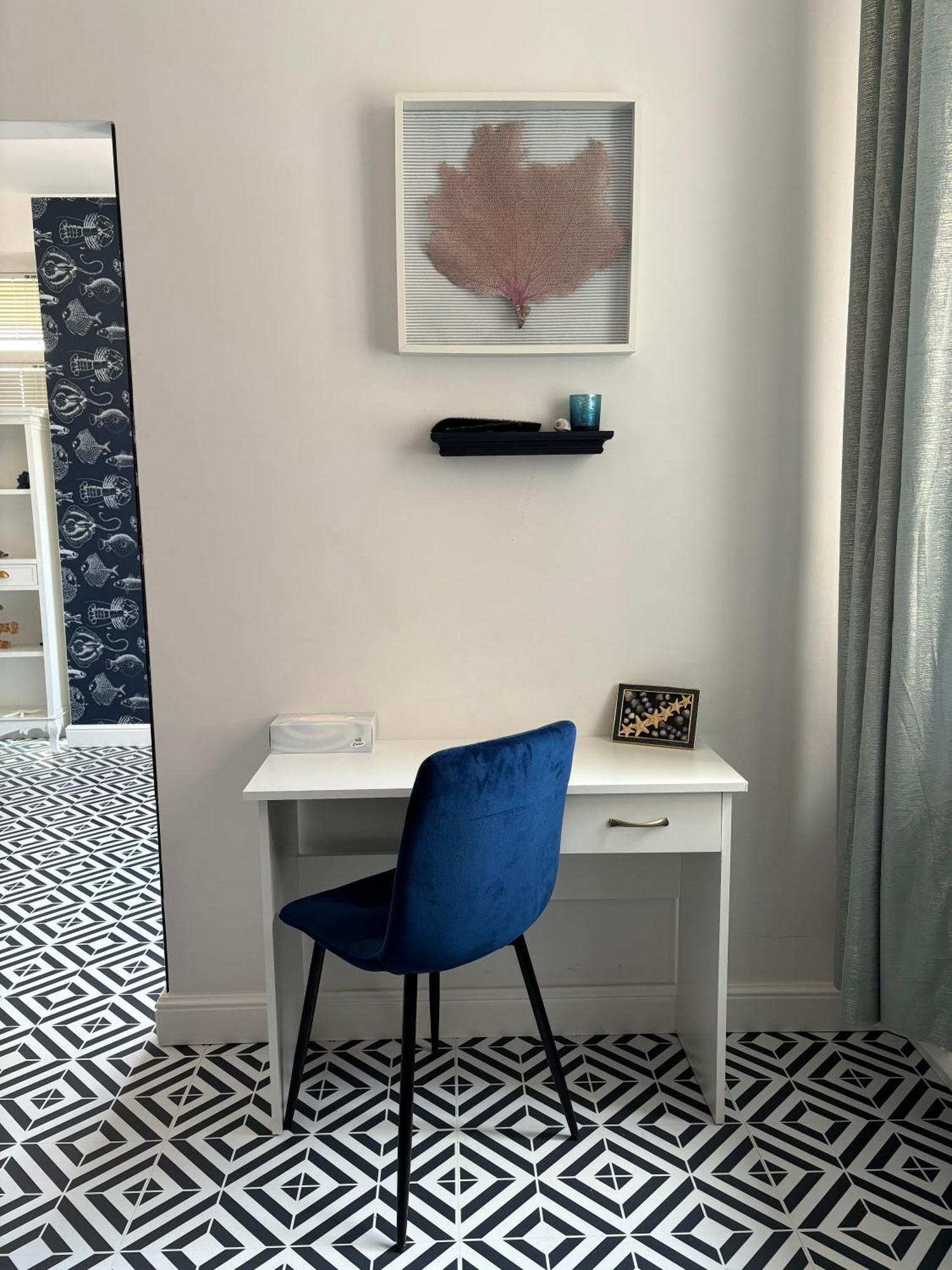 Blue Marina Aparthotel