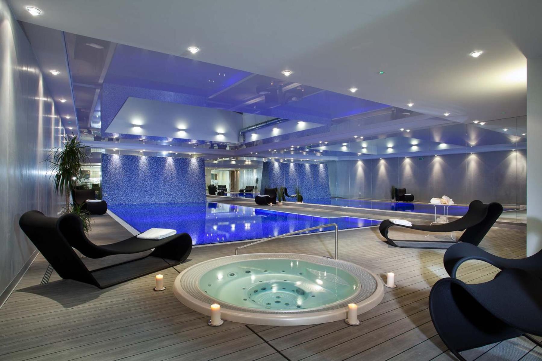 Modern Dom & House In With Pool And Gym *