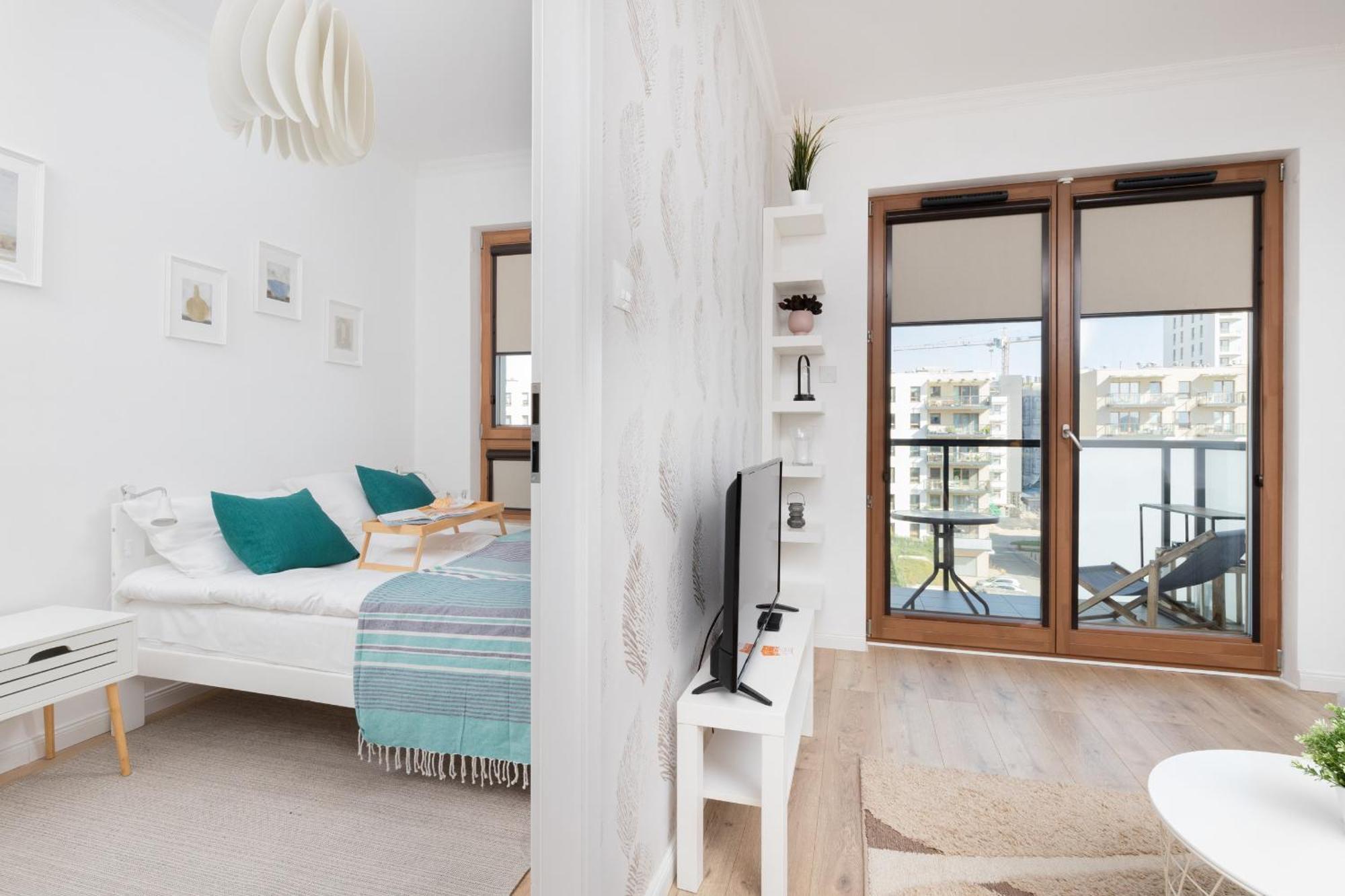 Starowiejska With Balcony Next To Arena Stadium By Renters Apartment