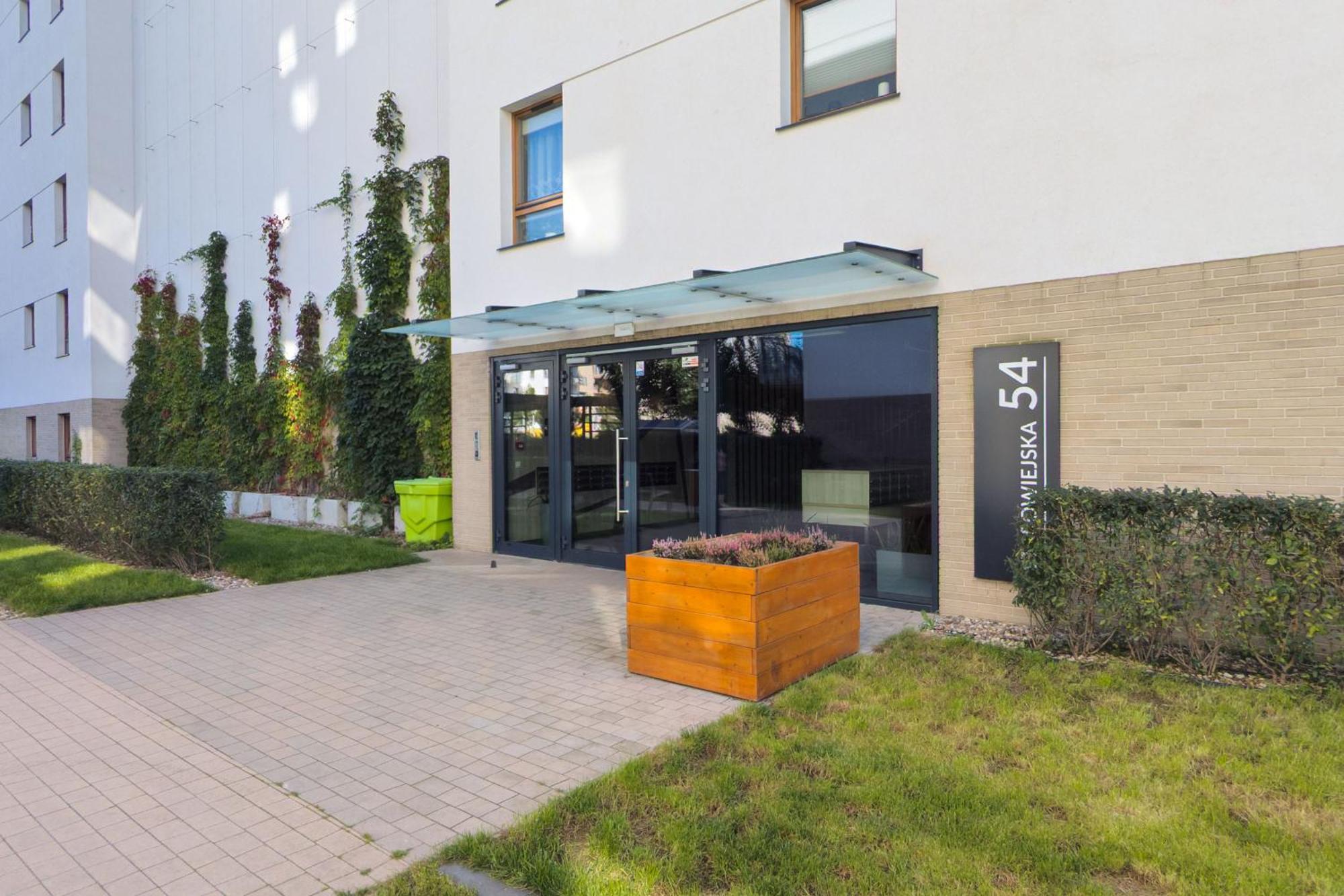Starowiejska With Balcony Next To Arena Stadium By Renters