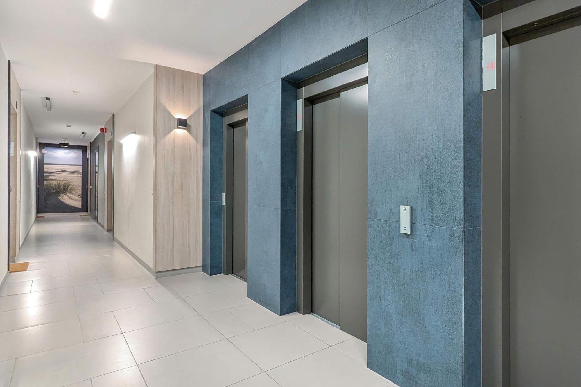 Sucha 33 Modern With Parking By Renters Leilighet