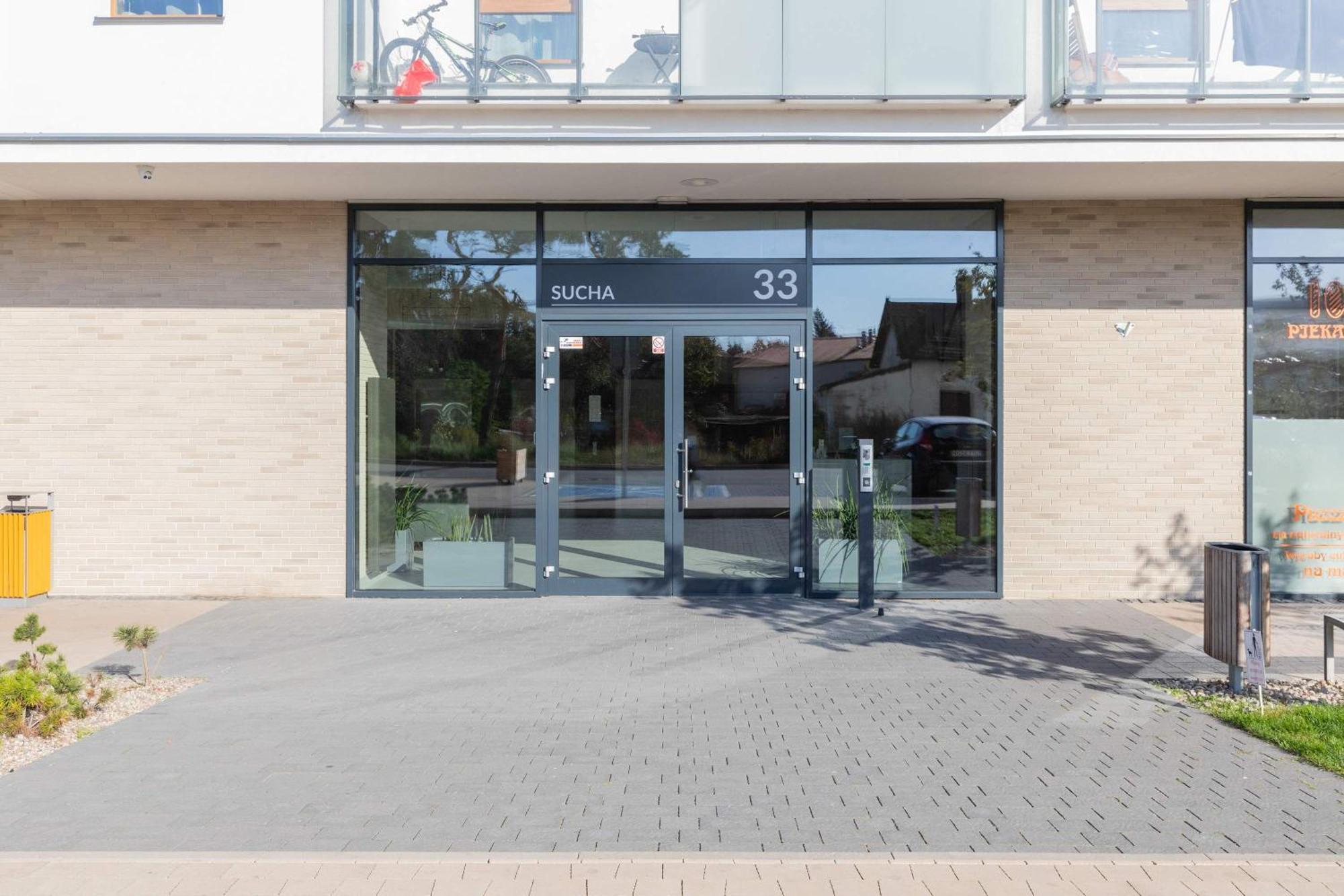 Sucha 33 Modern With Parking By Renters Leilighet *