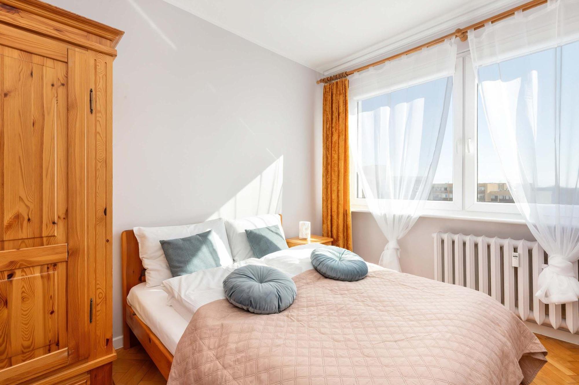 Spacious Burzynskiego In With Parking By Renters *