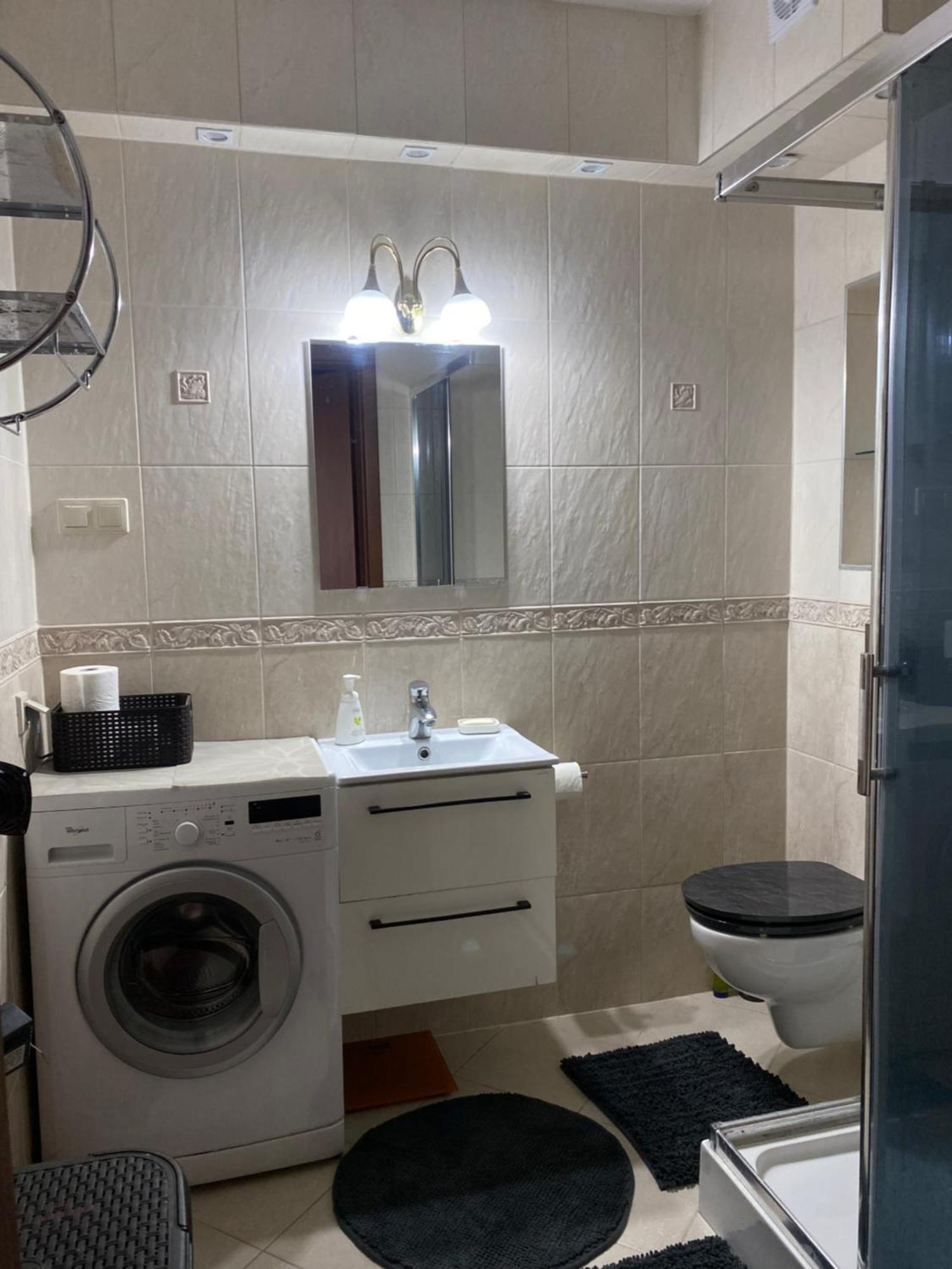 Duzy 51m2! 10 Minut Od Lotniska! Apartment