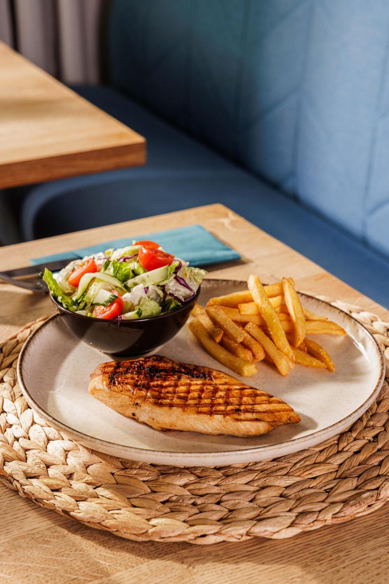 Faros Airport Hotell 3*