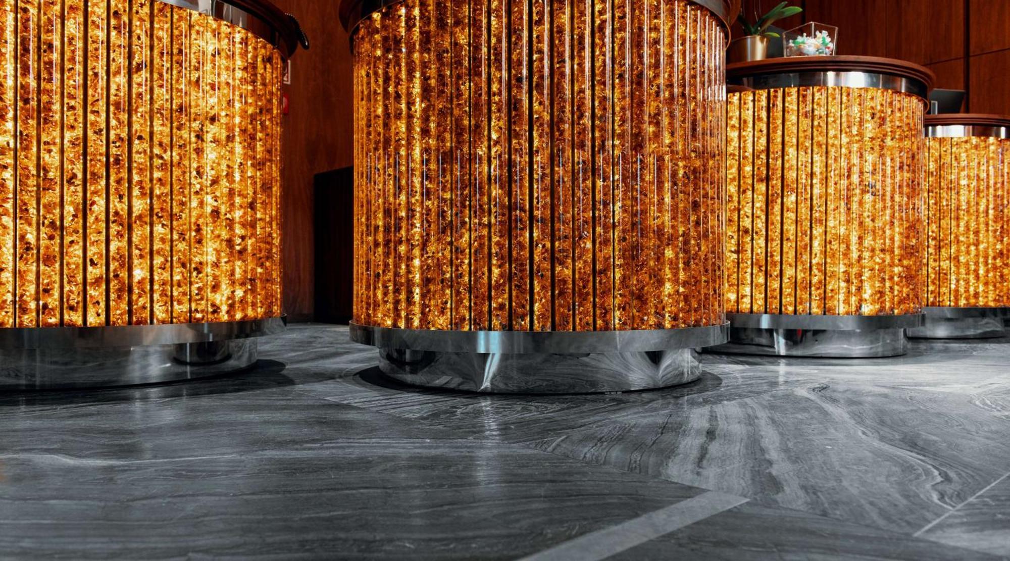 Radisson & Suites, Hotell