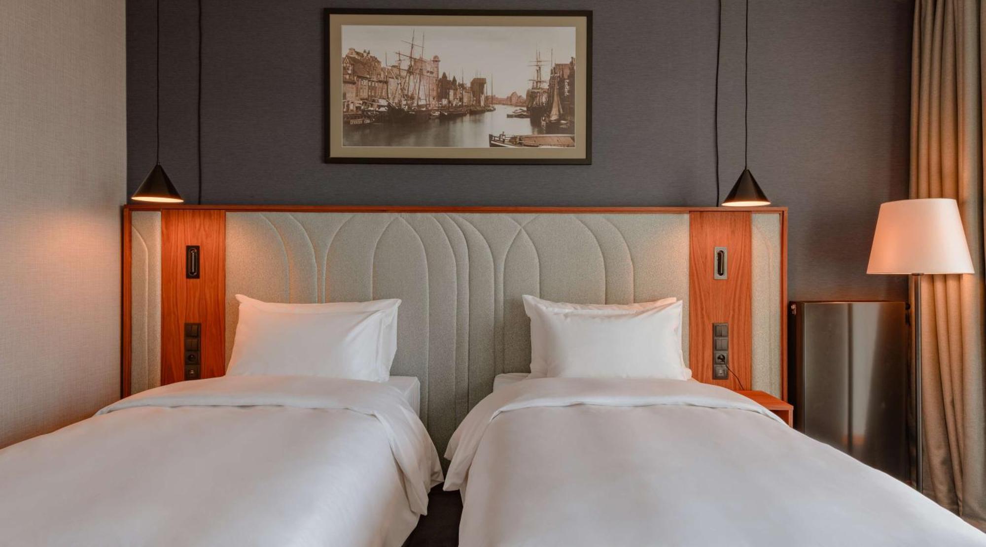 Radisson & Suites, 4*