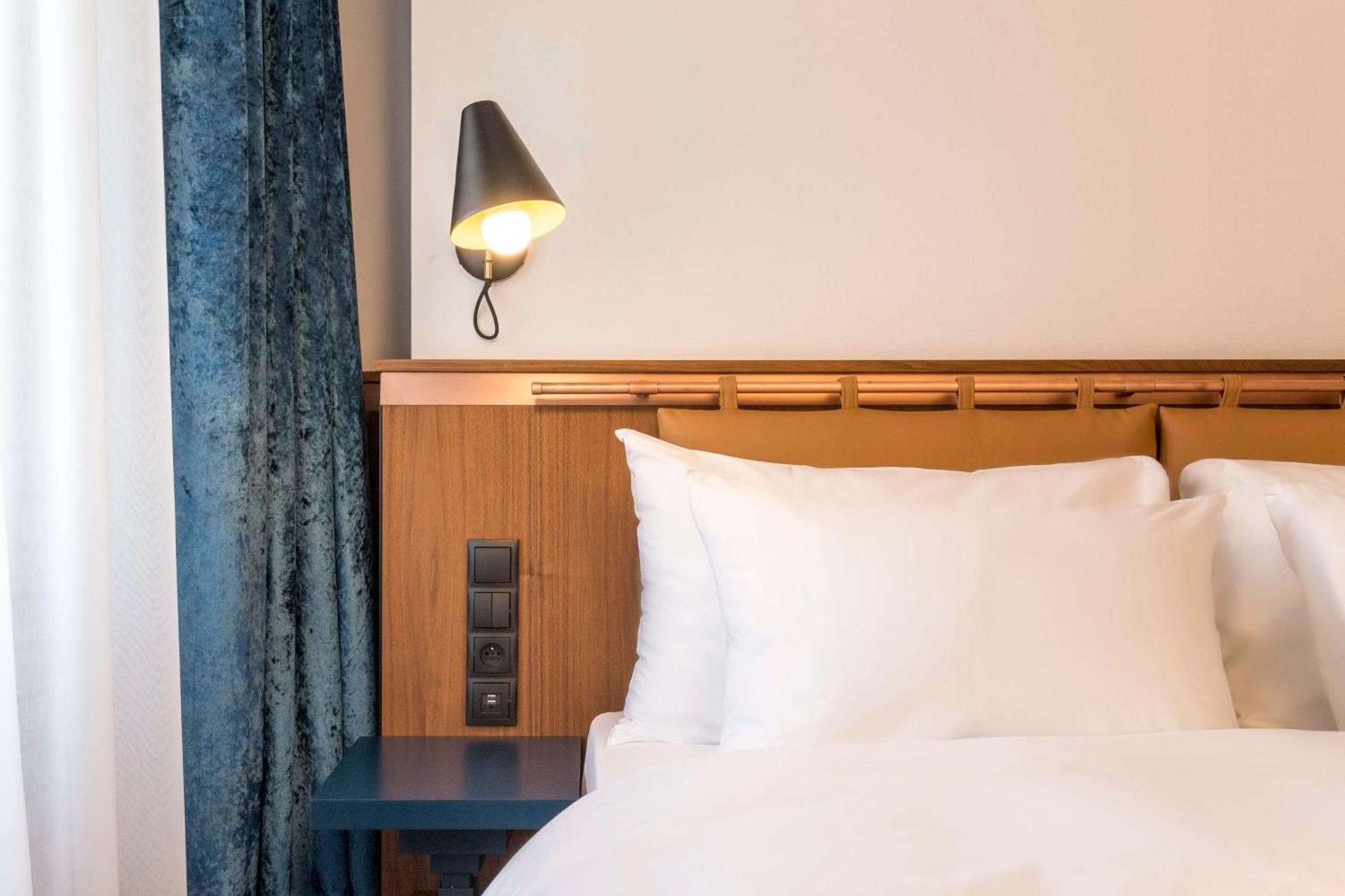 Radisson & Suites, 4*