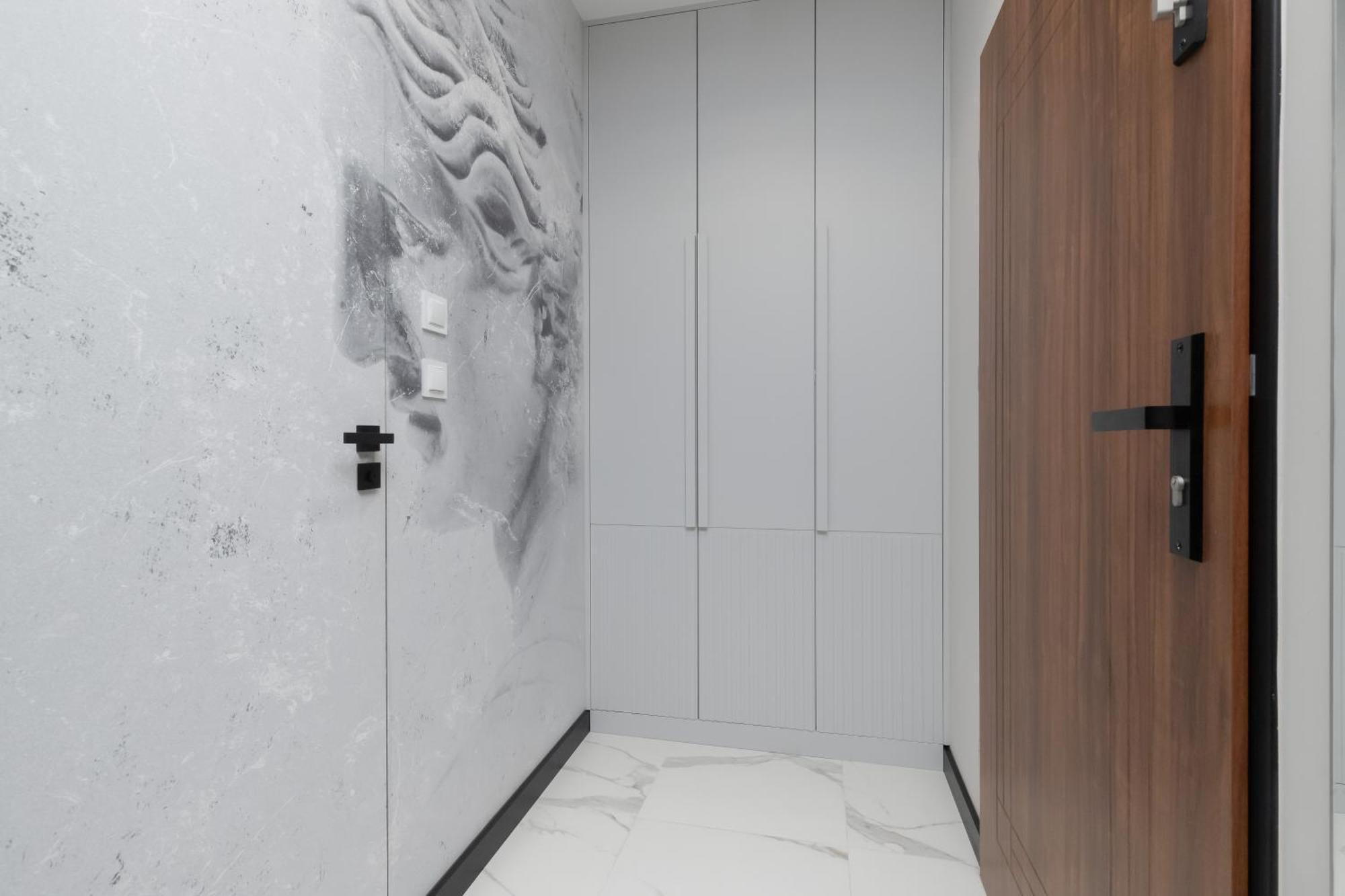 Elegant In With Sauna, Gym And Parking By Renters *