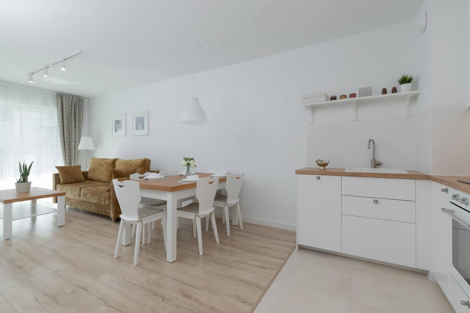 Apartment Unique Starowiejska With Parking By Renters *