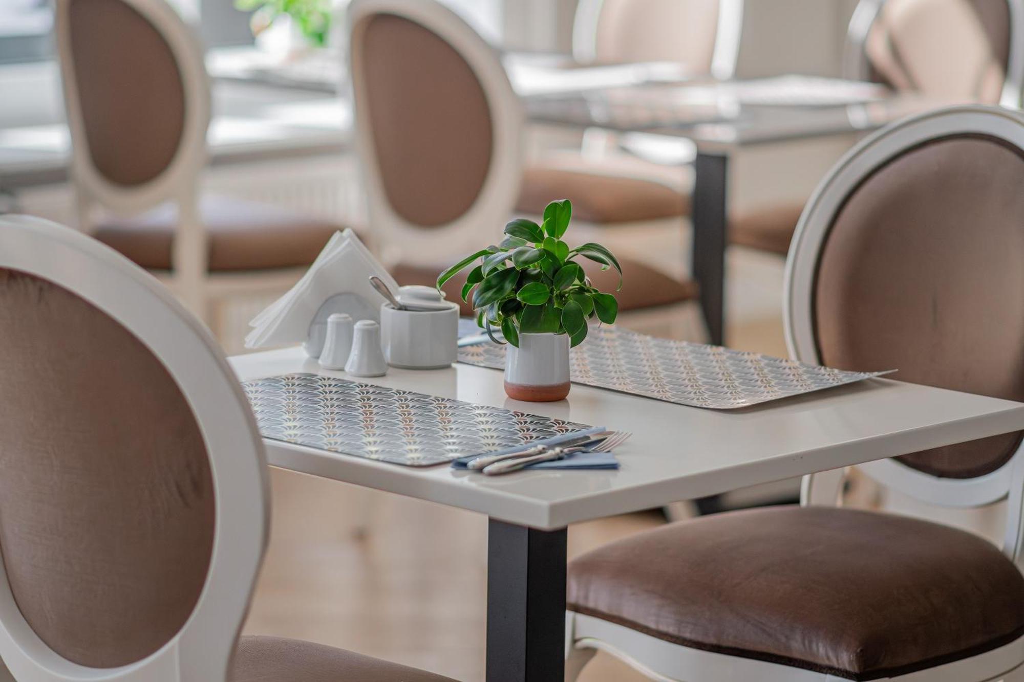 Khách sạn Moris Boutique
