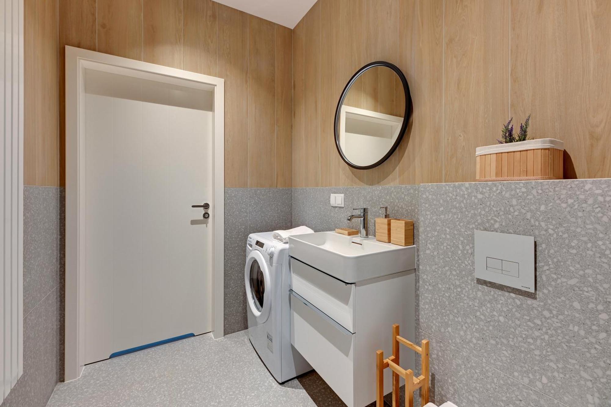 Scala Center & By Lion Apartment *