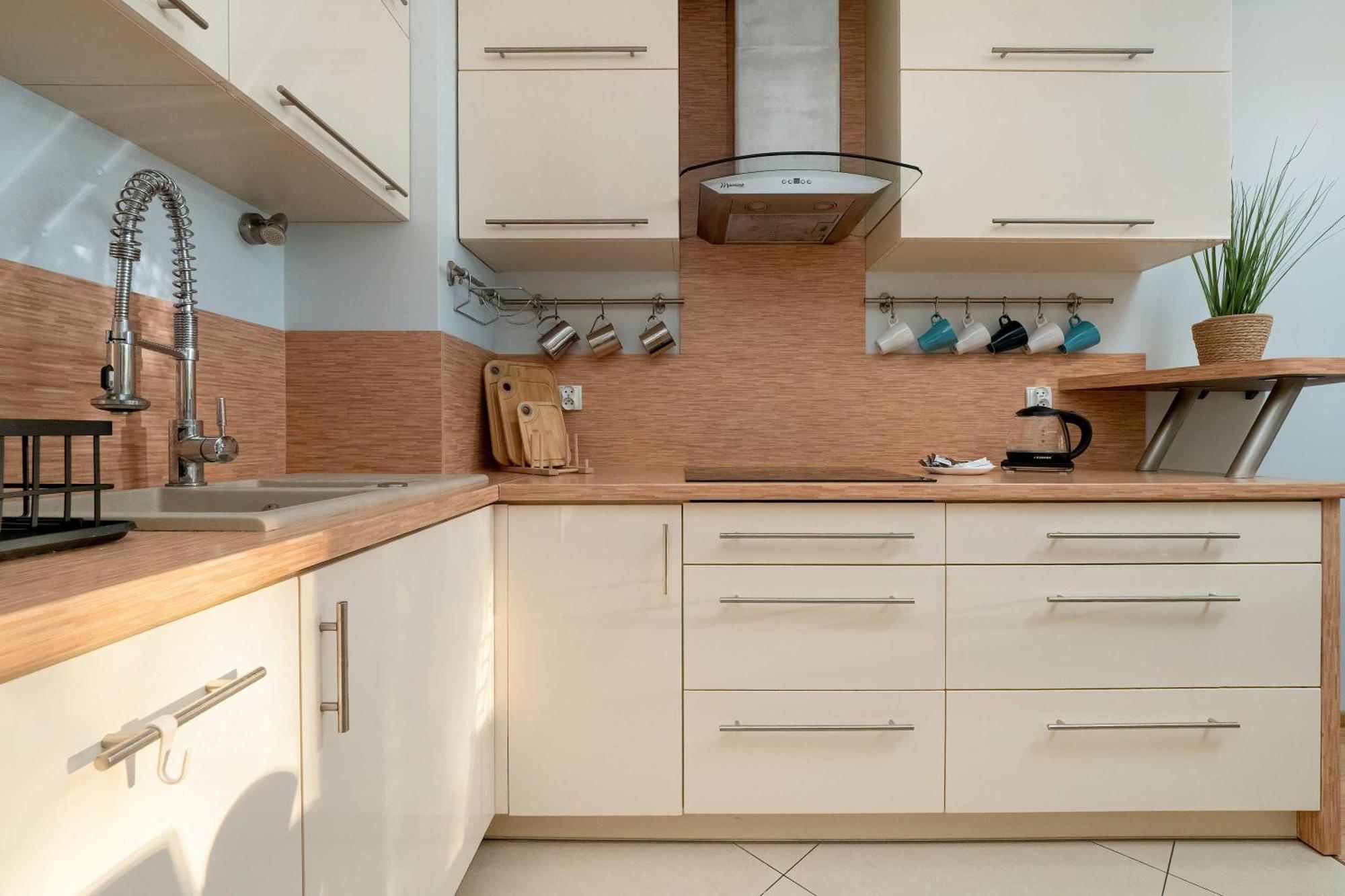 Spacious Two-bedroom With 2 Parking Spaces By Renters Gdańsk