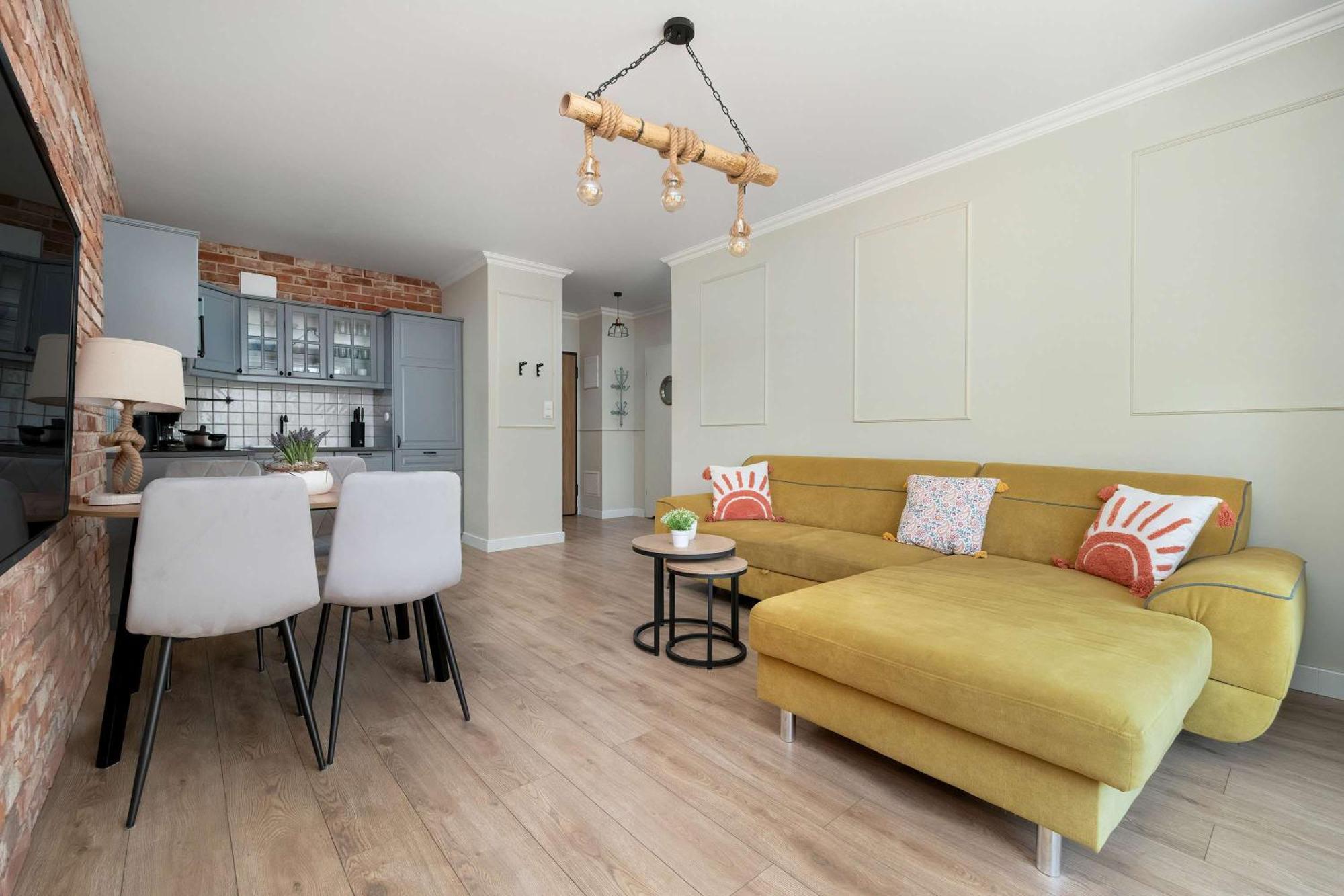 Stylish With Balcony & Parking Old Town By Renters *