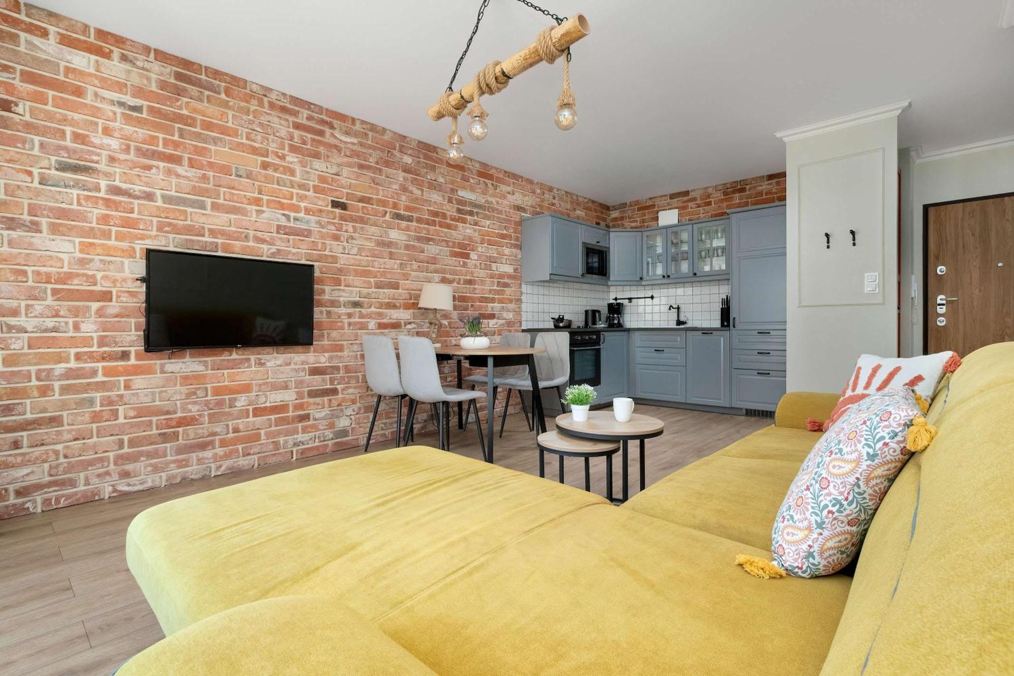 Stylish With Balcony & Parking Old Town By Renters *
