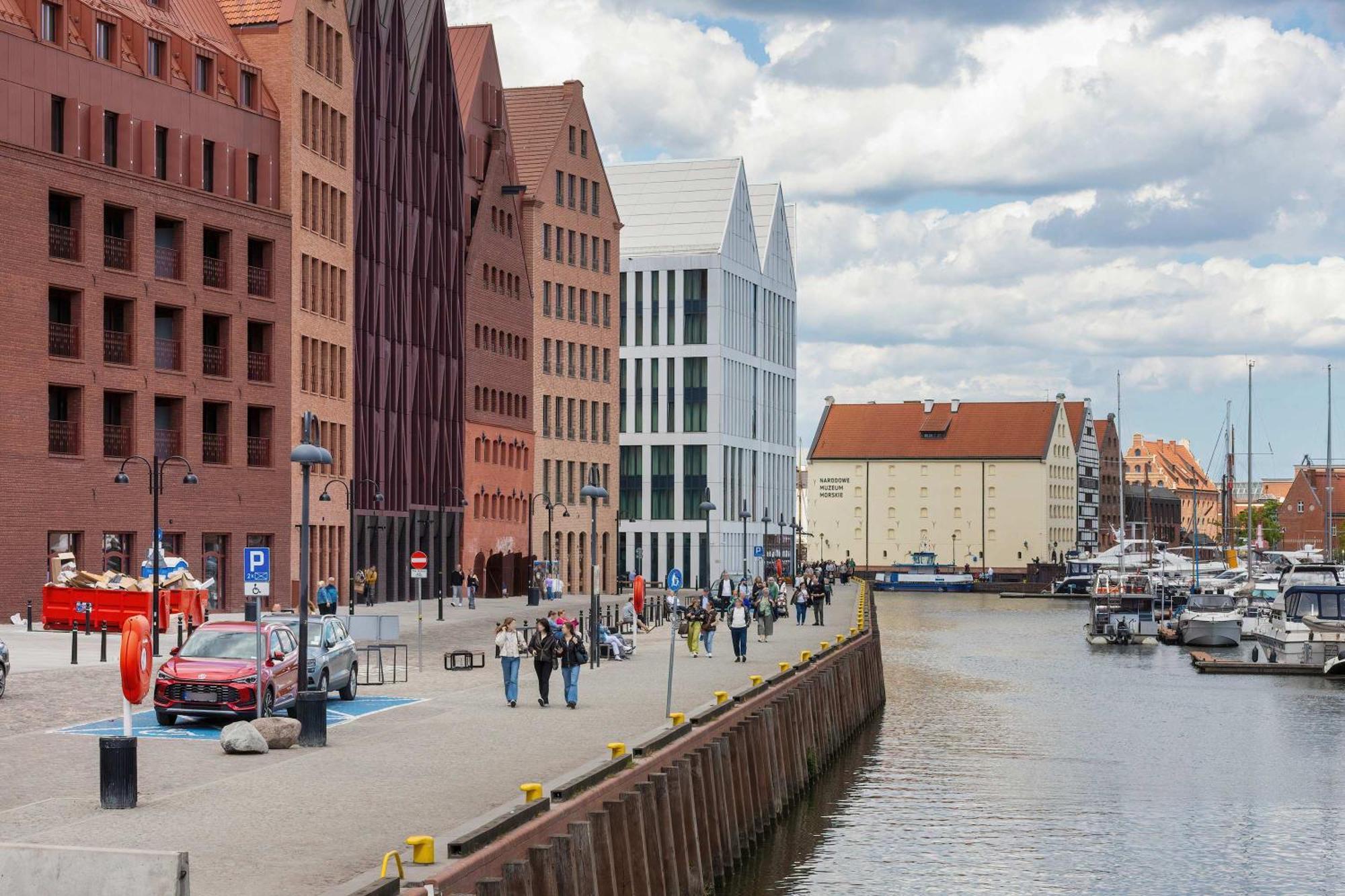 Elegant With Desk Marina 3city By Renters Gdańsk