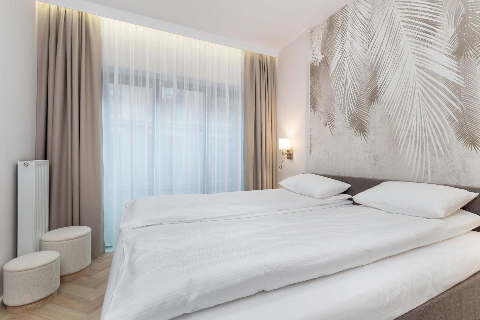 Elegant With Desk Marina 3city By Renters