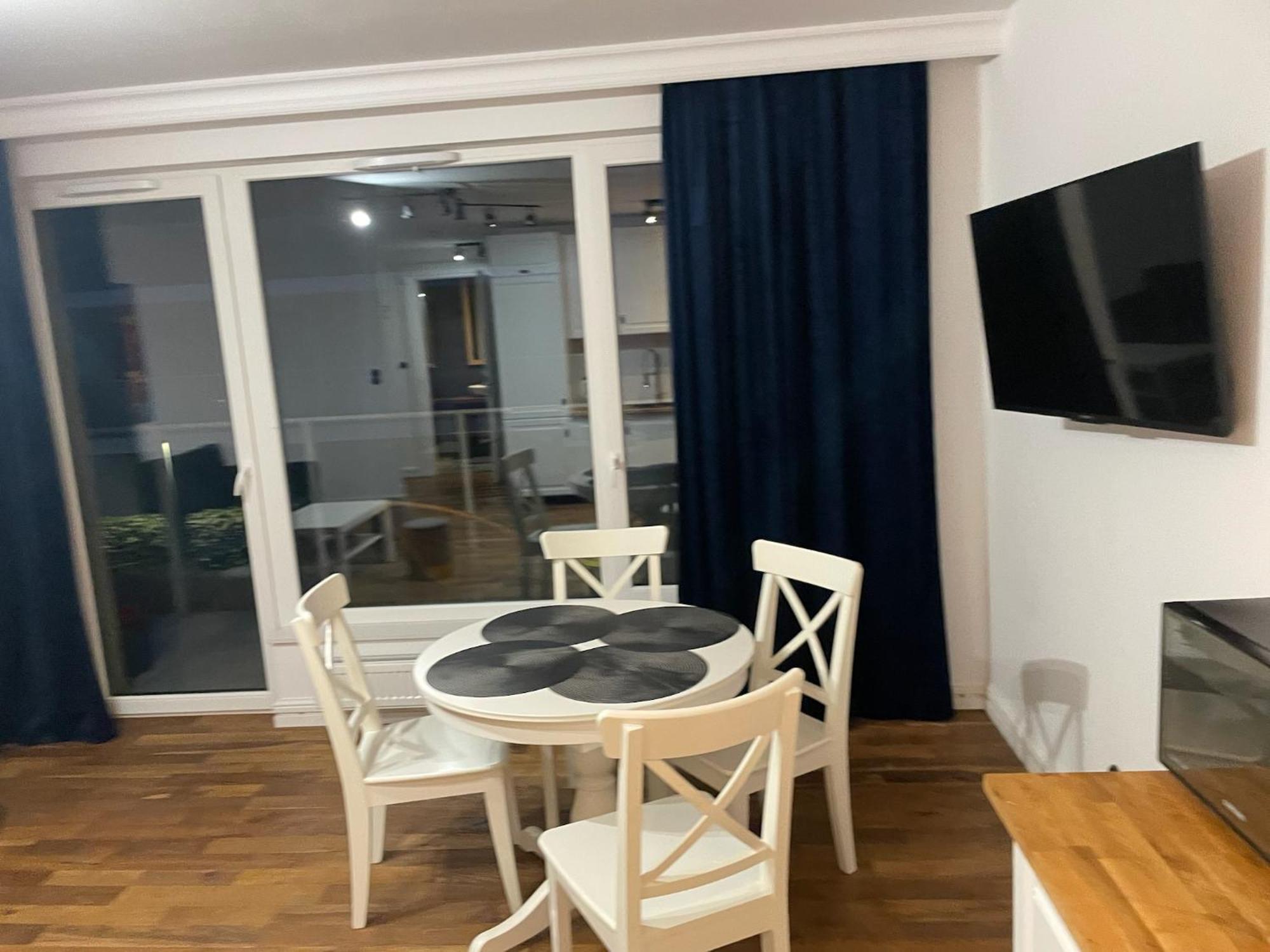 Apartment Comfort Oak