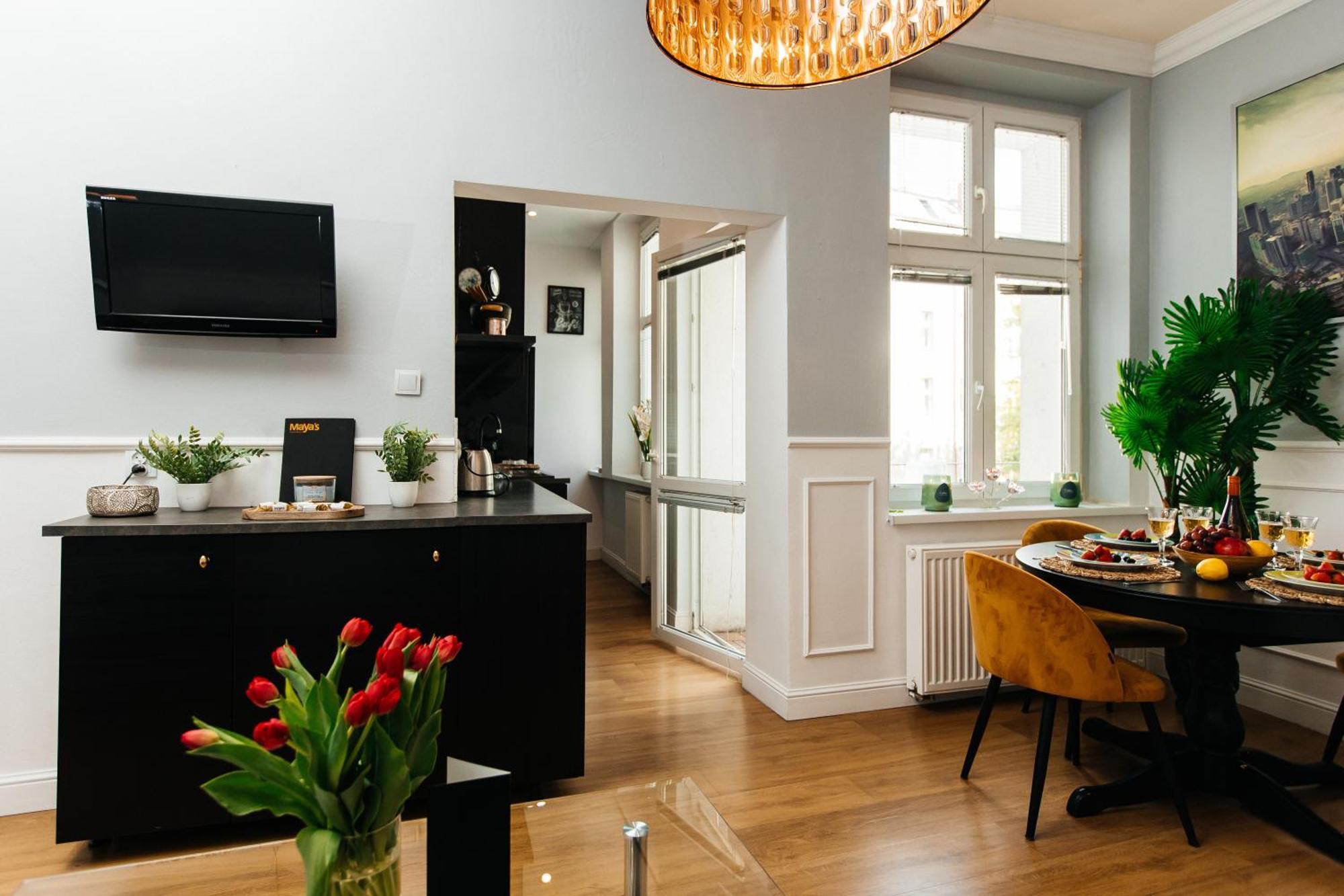 Maya's Flats & 69 - 3 In Gdansk