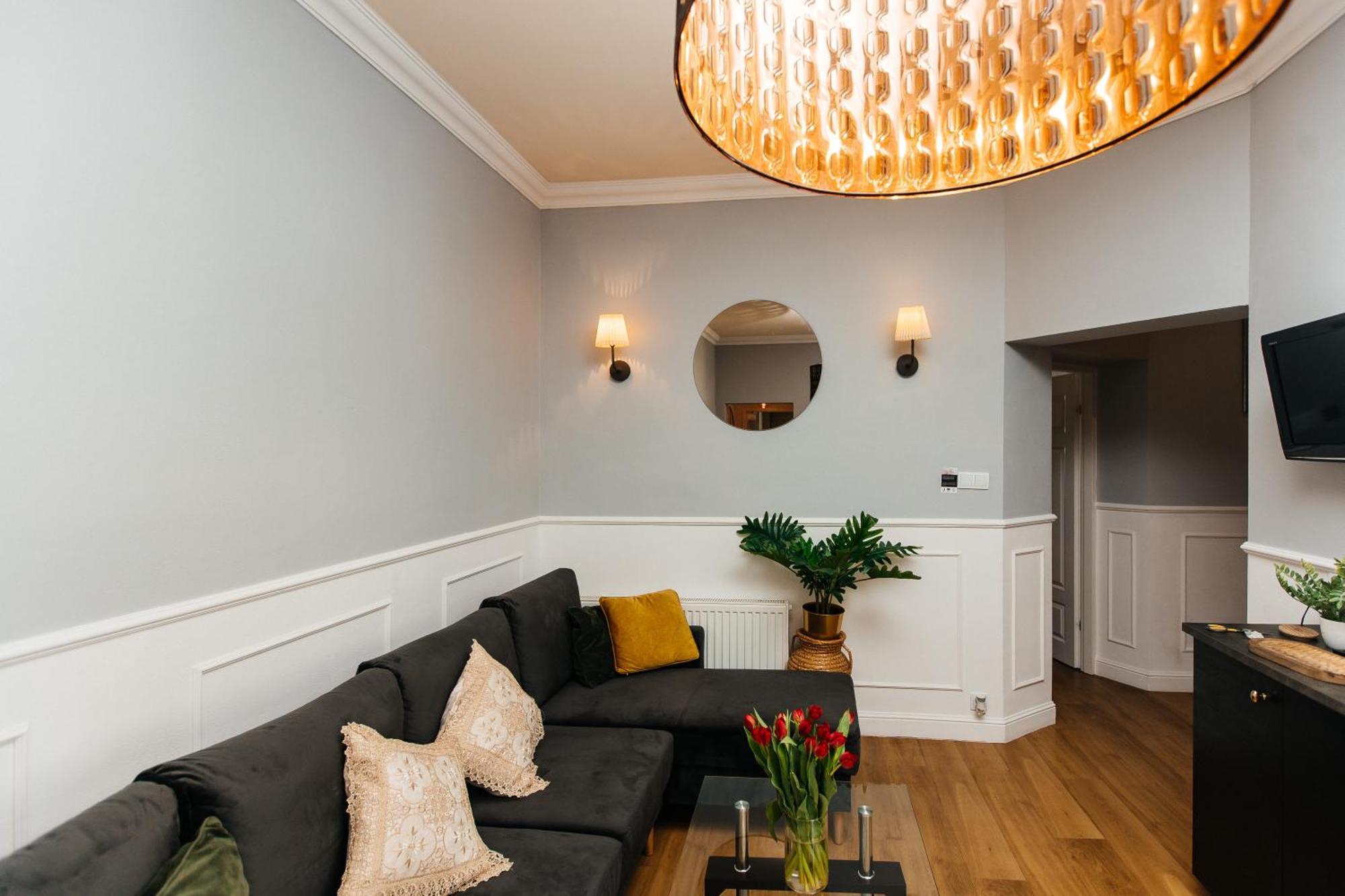 Maya's Flats & 69 - 3 In Apartment Gdansk