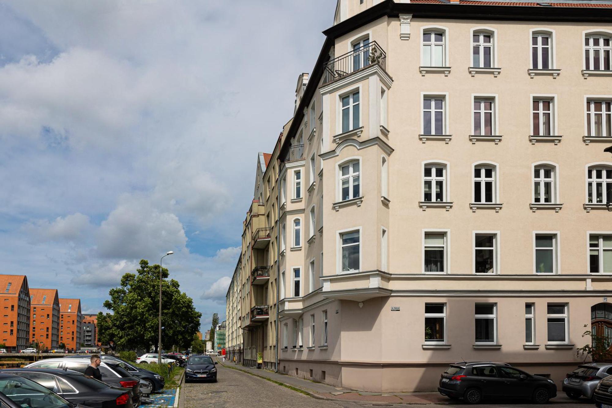 Spacious In Centre - 2homerent Zielona Apartment