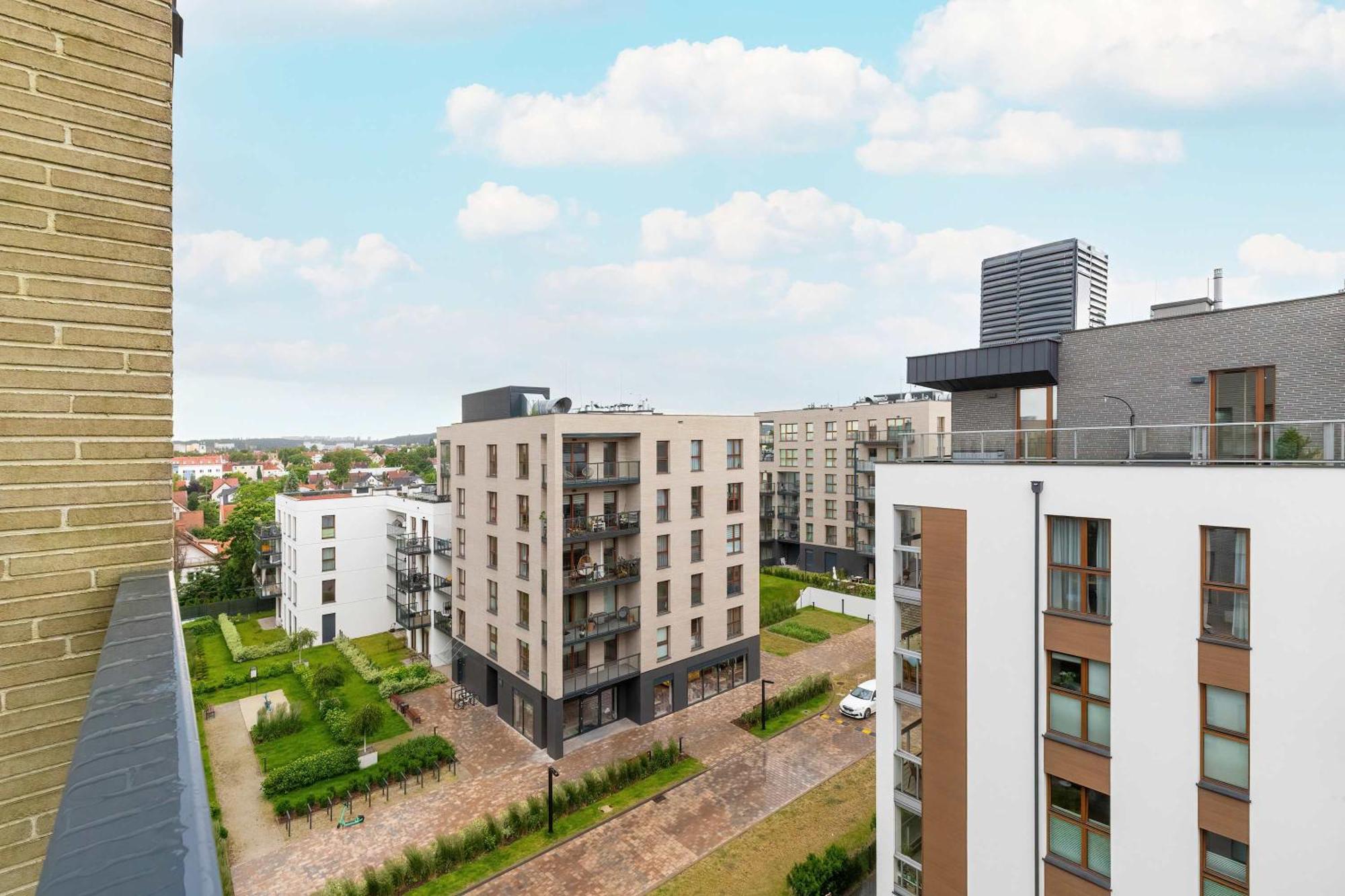 Apartment Modern With Parking & Balcony By Renters