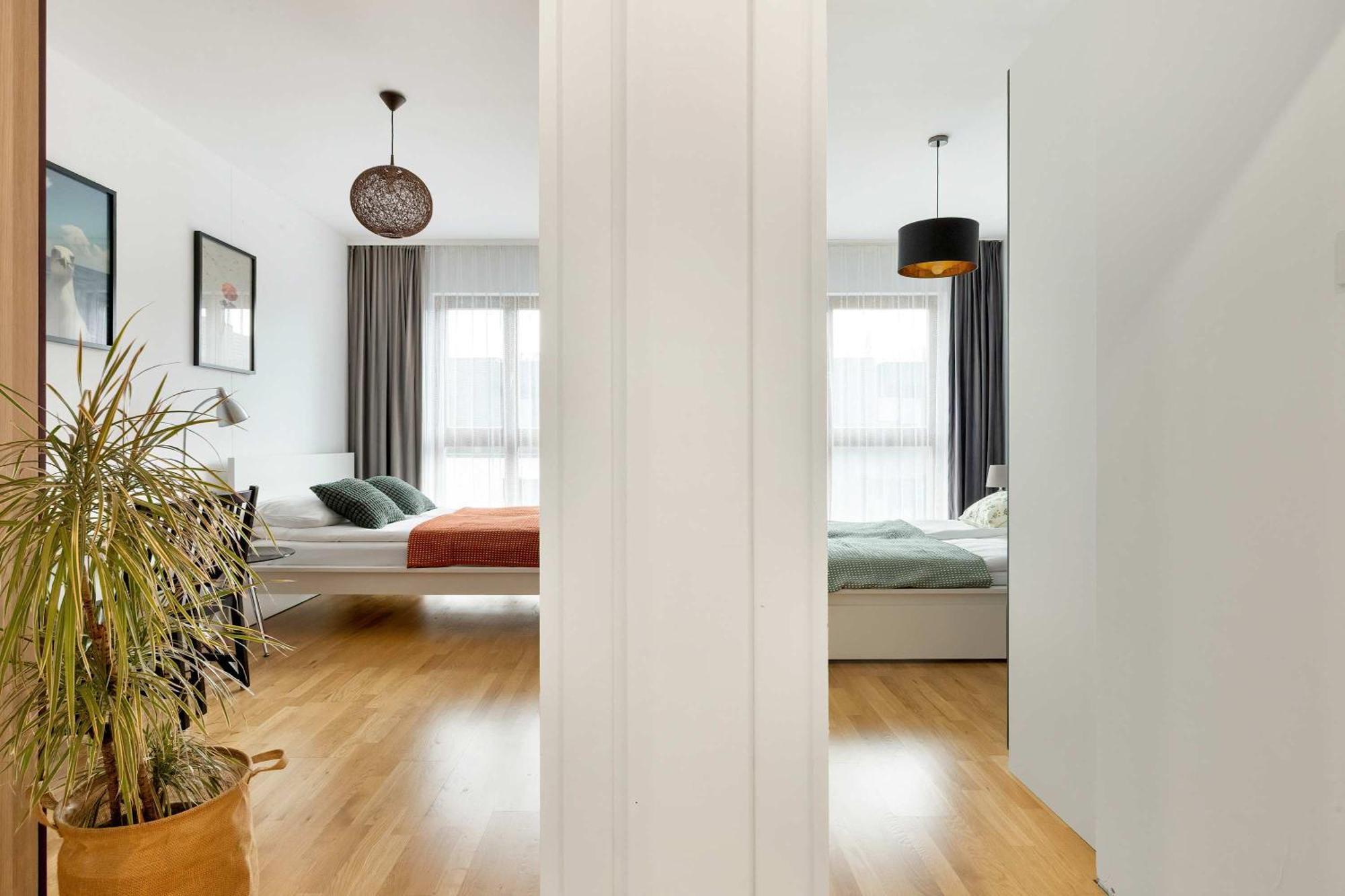 Modern With Parking & Balcony By Renters Apartment *