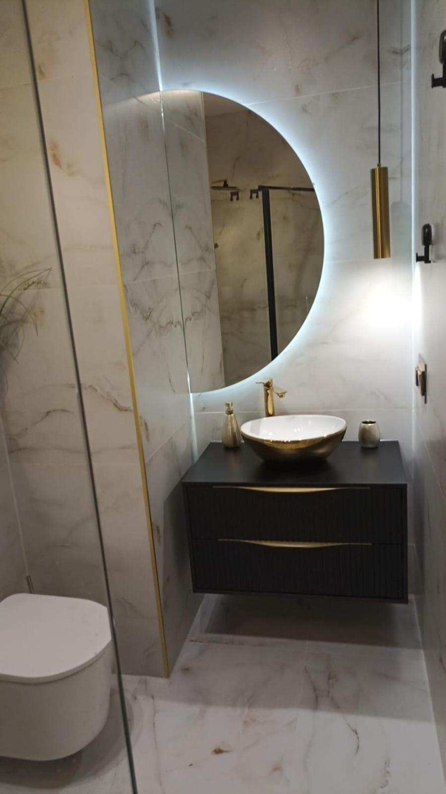 De Lux 18 Pietro Parking *