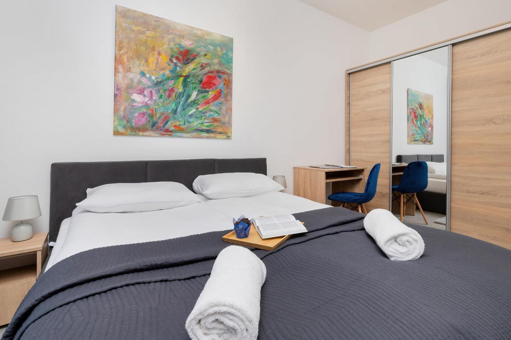 Gdanska Modern Apartment With Patio, Parking & Gym By Noclegi Renters Leilighet