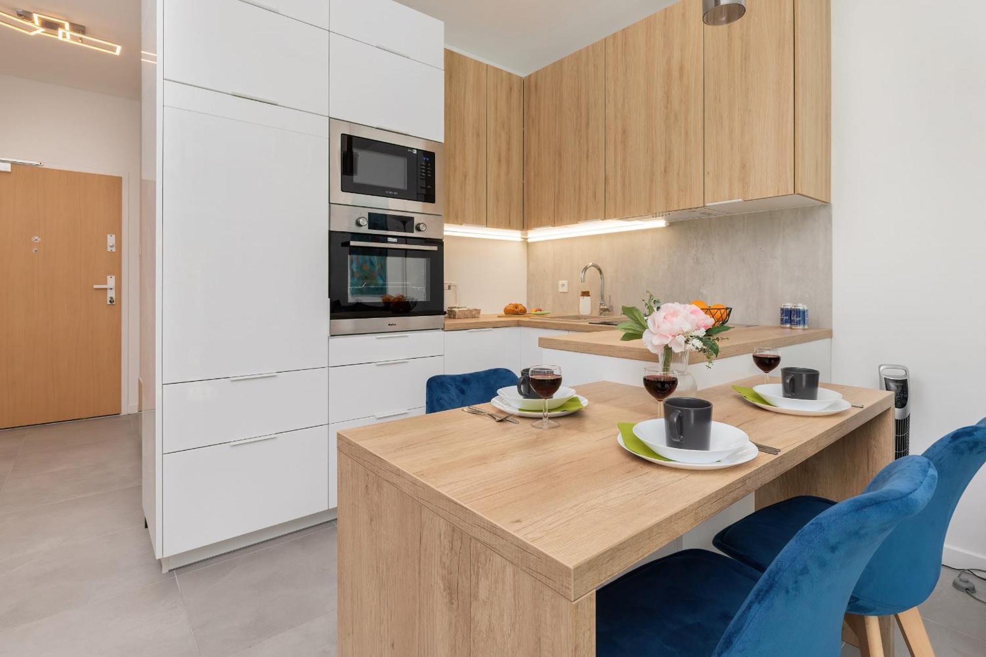 Gdanska Modern Apartment With Patio, Parking & Gym By Noclegi Renters Gdańsk