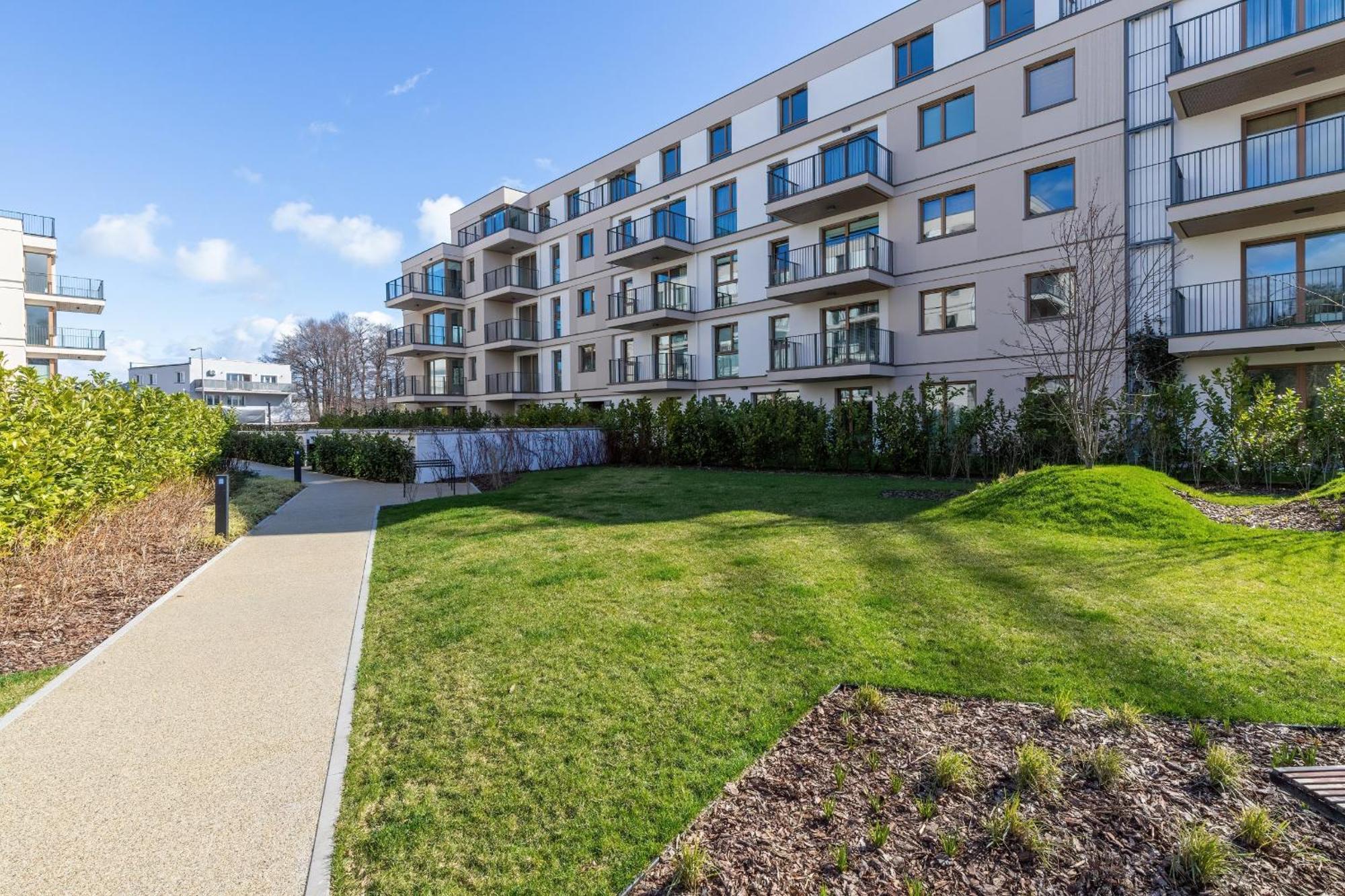 Gdanska Modern Apartment With Patio, Parking & Gym By Noclegi Renters Leilighet *