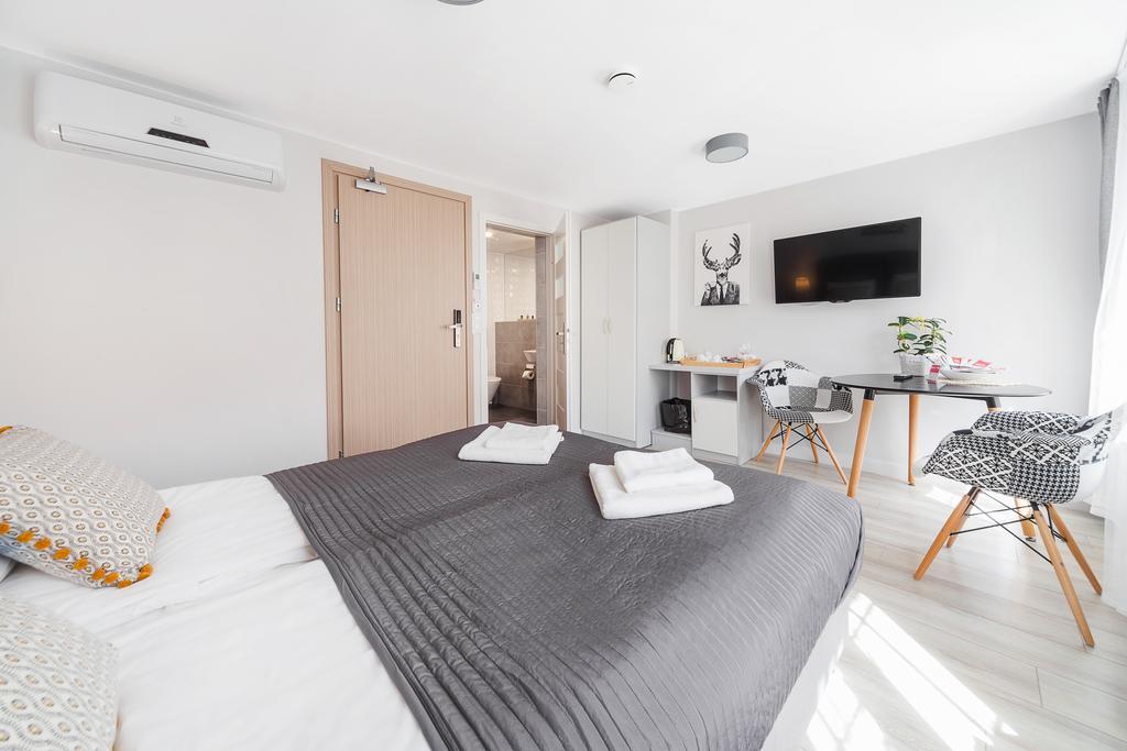 Six Aparthotel 3*
