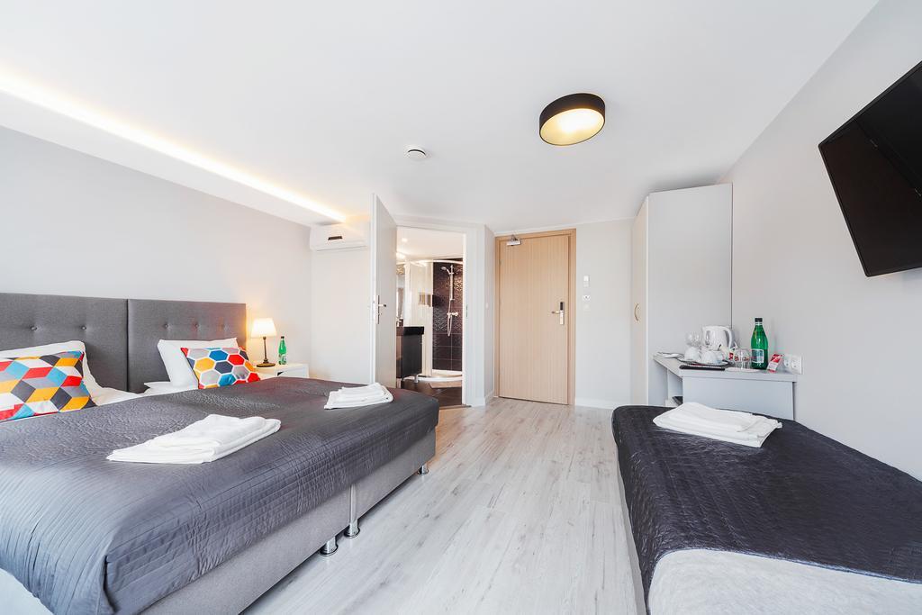Six Aparthotel 3*