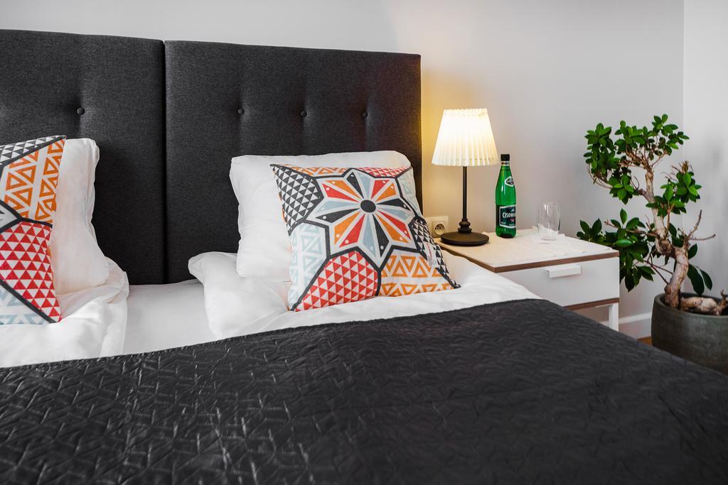 Six Aparthotel