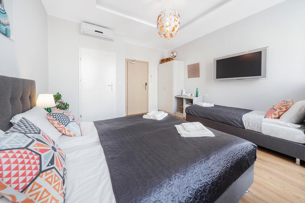 Six Aparthotel 3*