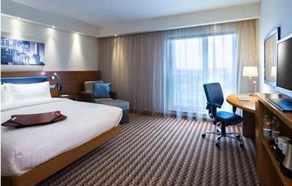 Hampton By Hilton Airport Hotell 3*