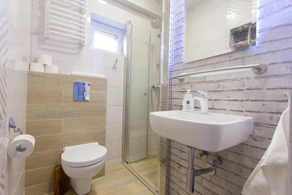 Anna - - Free Parking 2* Gdansk
