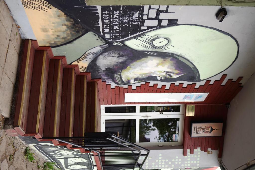 Old Town Hostel *