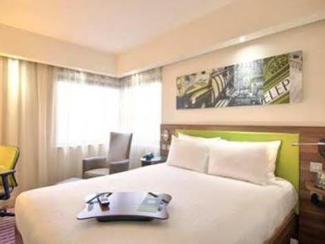 Hampton By Hilton Airport Hotell
