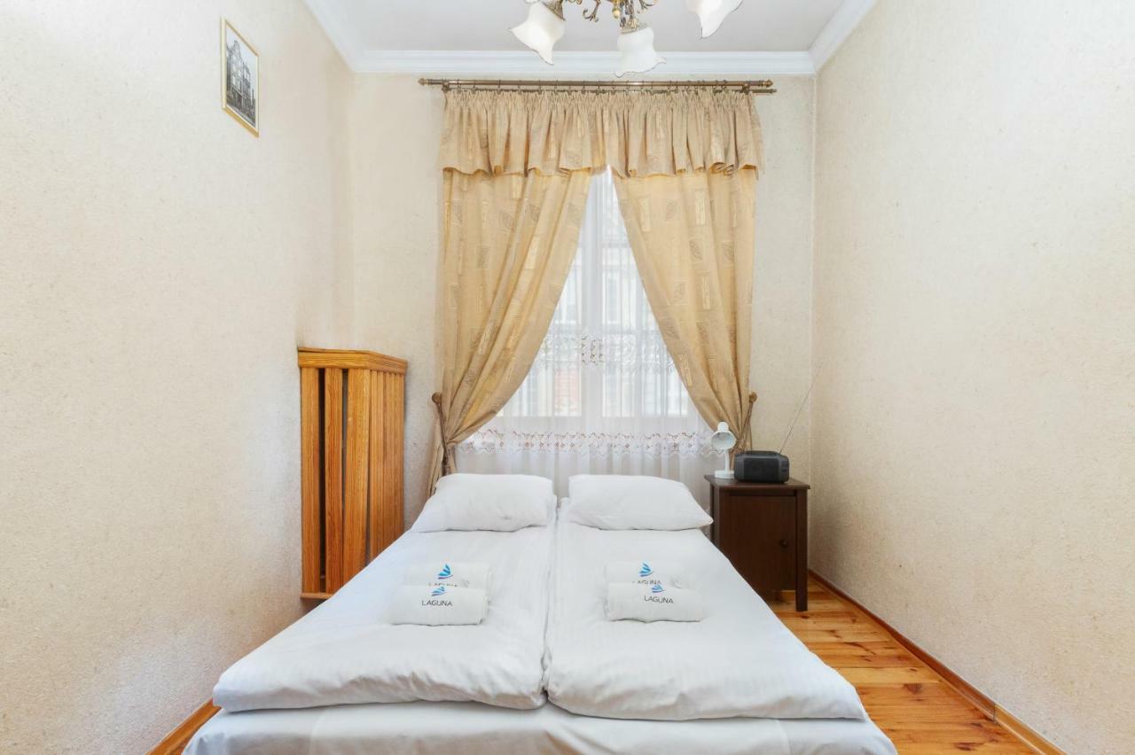 Vintage Old Town By Renters