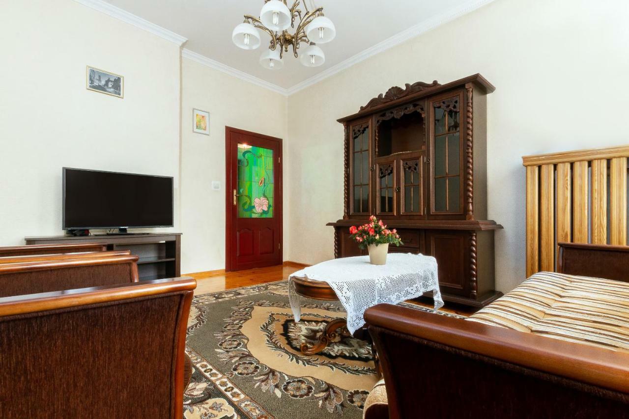 Vintage Old Town By Renters Apartment