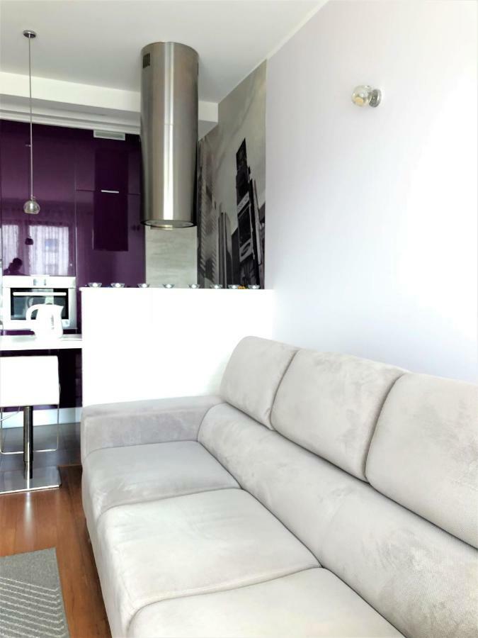 777 Apartments & Cars _ Marshal Foch Apartment